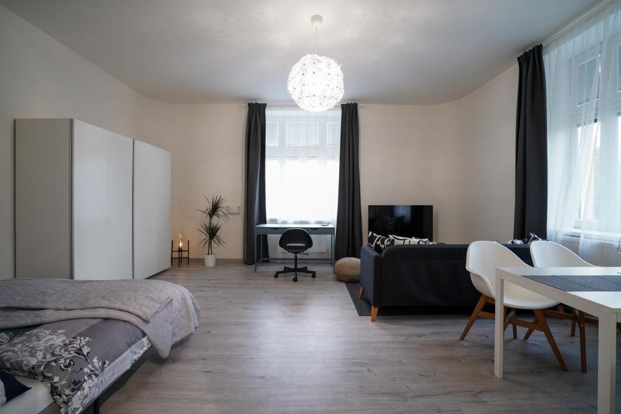 Lucy'S Apartments Olomouc Bagian luar foto